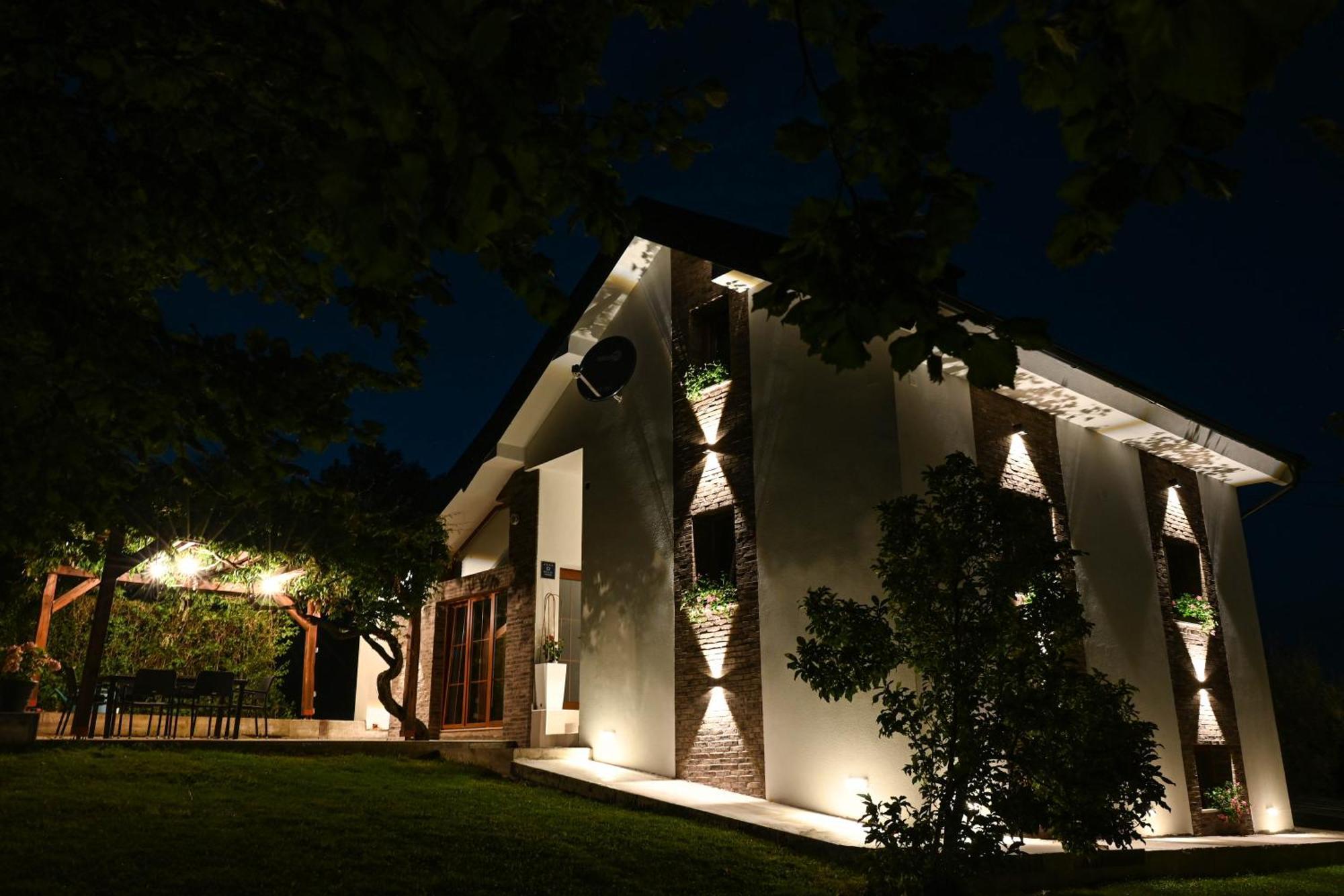 House Wisteria Villa Rakovica Buitenkant foto