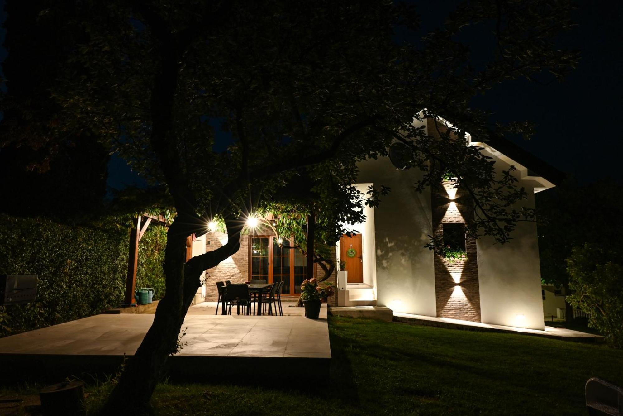 House Wisteria Villa Rakovica Buitenkant foto
